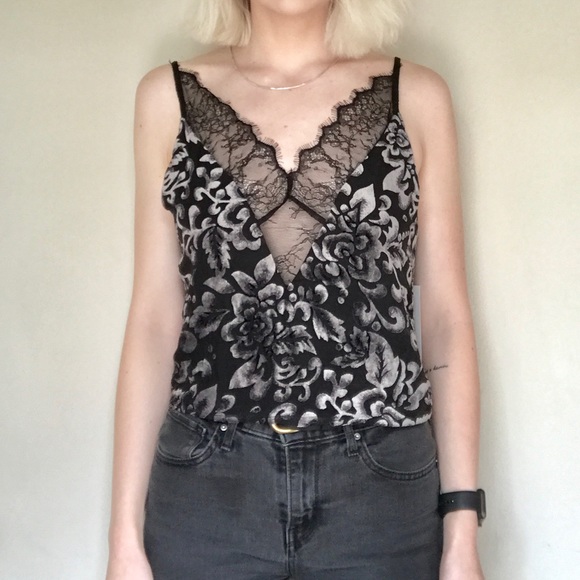 LF Exclusive Millau Velvet and Lace Crop Camisole - Picture 5 of 7